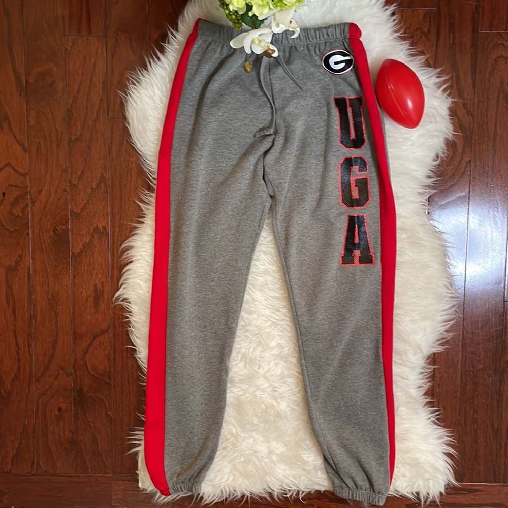 Victoria's Secret PINK Collegiate Collection Sweatshirt & Sweat-pant Set - UGA - Picture 10 of 16